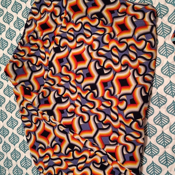 DONATING 9/17 Lularoe Tall And Curvy Leggings Bundle Of 5 - Picture 7 of 7